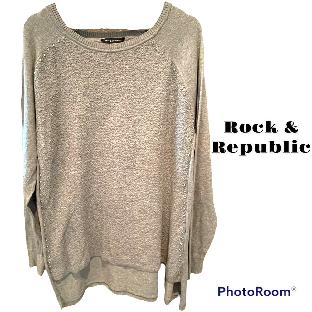 Rock and Republic a Long Sleeve with studs High Low